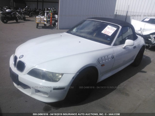 4USCH7325WLE06646 - 1998 BMW Z3 1.9 WHITE photo 2