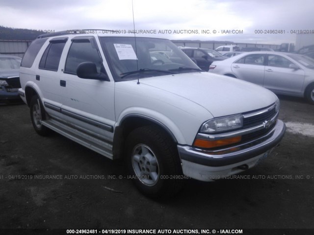 1GNDT13W9W2241462 - 1998 CHEVROLET BLAZER WHITE photo 1