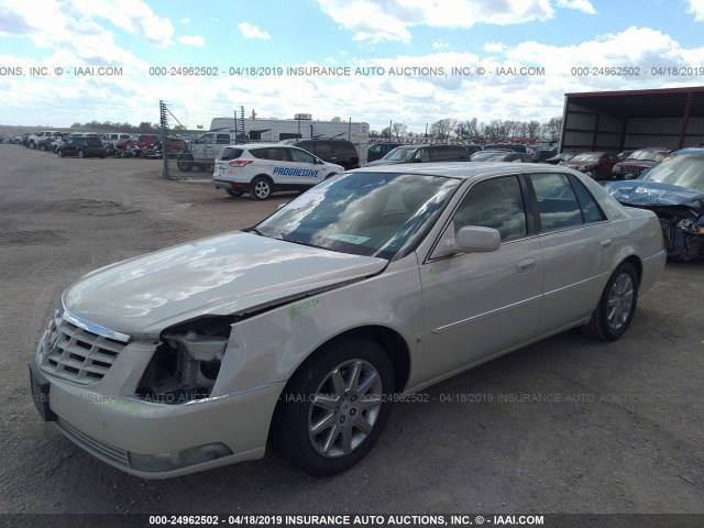 1G6KH5EY5AU111556 - 2010 CADILLAC DTS PREMIUM COLLECTION CREAM photo 2