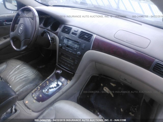 JTHBF30G220076391 - 2002 LEXUS ES 300 BURGUNDY photo 5