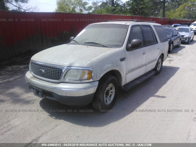 1FMRU15L4YLA99299 - 2000 FORD EXPEDITION XLT WHITE photo 2