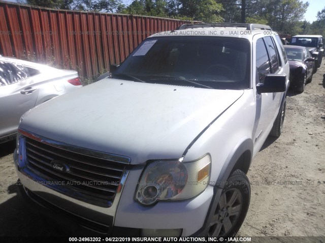 1FMEU63E57UA75795 - 2007 FORD EXPLORER XLT WHITE photo 2