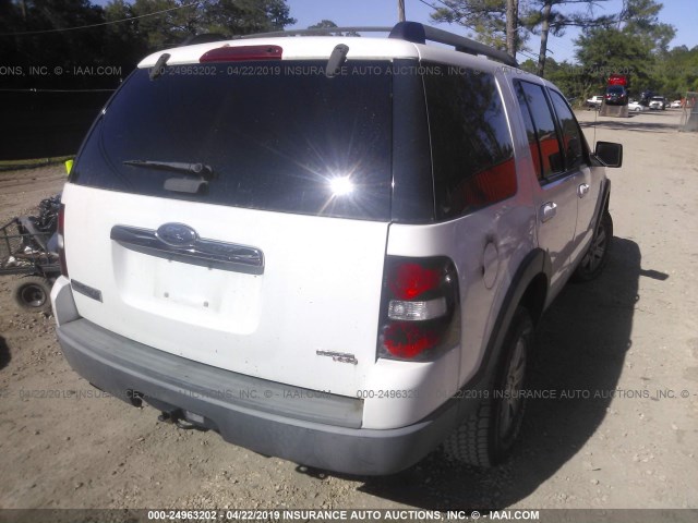 1FMEU63E57UA75795 - 2007 FORD EXPLORER XLT WHITE photo 4