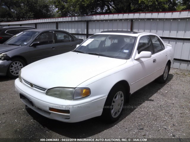 4T1GK13E4SU073689 - 1995 TOYOTA CAMRY XLE WHITE photo 2