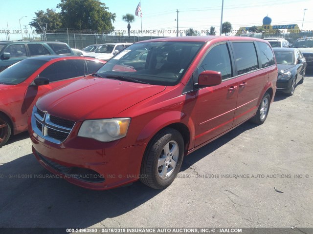 2C4RDGCGXDR521056 - 2013 DODGE GRAND CARAVAN SXT RED photo 2