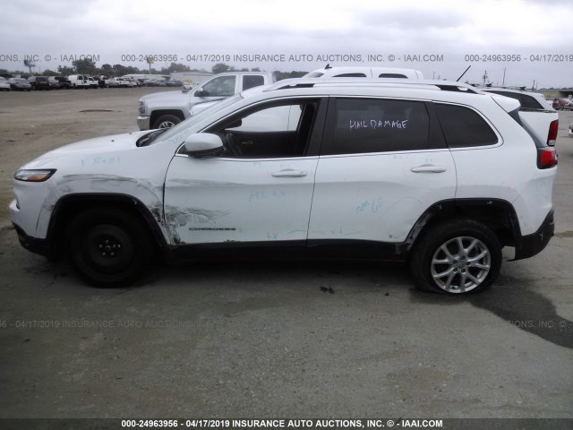 1C4PJLCB3GW149200 - 2016 JEEP CHEROKEE LATITUDE WHITE photo 6