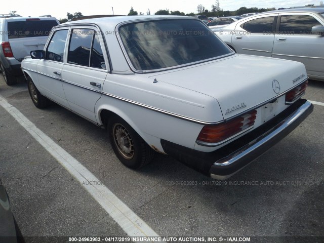 WDBAB33AXDB034511 - 1983 MERCEDES-BENZ 300 DT WHITE photo 3