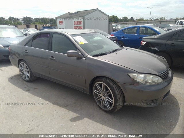 4T1BE32KX6U729971 - 2006 TOYOTA CAMRY LE/XLE/SE GRAY photo 1