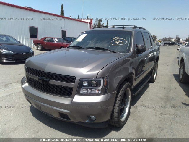 3GNEC12007G107014 - 2007 CHEVROLET AVALANCHE C1500 GRAY photo 2