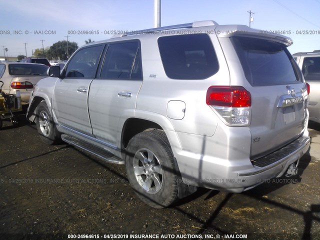 JTEZU5JR4D5062219 - 2013 TOYOTA 4RUNNER SR5/LIMITED SILVER photo 3