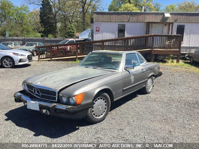 WDBBA48D6HA062978 - 1987 MERCEDES-BENZ 560 SL TAN photo 2