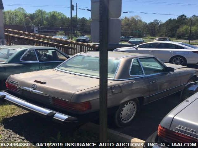 WDBBA48D6KA098810 - 1989 MERCEDES-BENZ 560 SL TAN photo 4