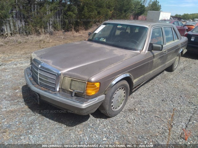 WDBCA25D5JA398902 - 1988 MERCEDES-BENZ 300 SEL BROWN photo 2