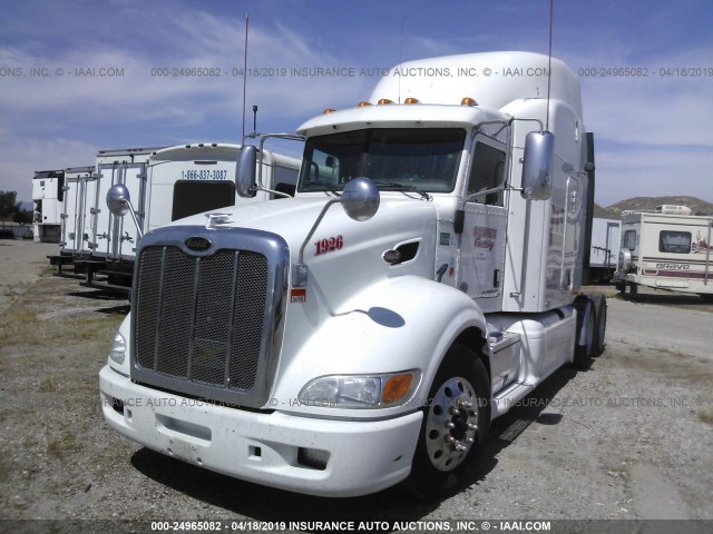 1XPHD49X2BD111254 - 2011 PETERBILT 386 WHITE photo 2