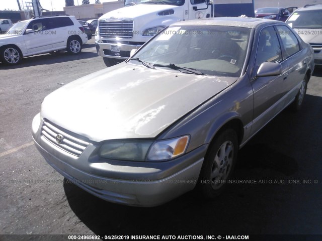JT2BF22K3X0152293 - 1999 TOYOTA CAMRY LE/XLE Gold Foto 2