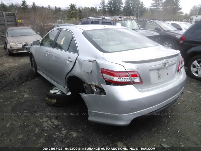 4T1BF3EK8BU144759 - 2011 TOYOTA CAMRY SE/LE/XLE SILVER photo 3