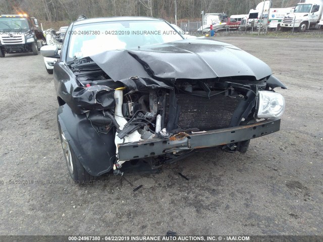 2C3LA63T09H581886 - 2009 CHRYSLER 300C BLACK photo 6