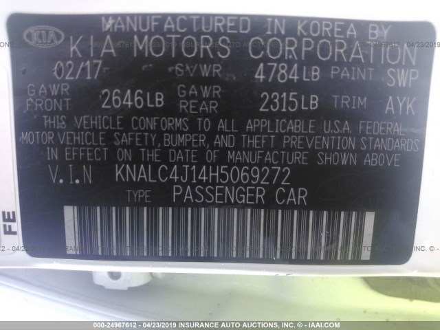 KNALC4J14H5069272 - 2017 KIA CADENZA PREMIUM/LIMITED WHITE photo 9