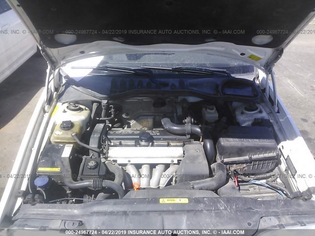 YV1LW5727T2205740 - 1996 VOLVO 850 WHITE photo 10