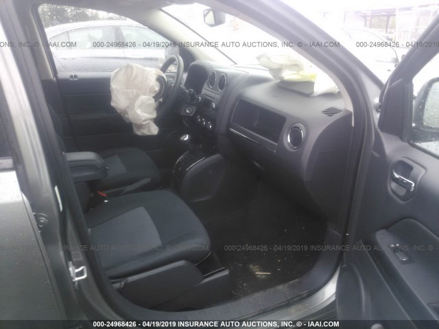 1C4NJDBB7DD253386 - 2013 JEEP COMPASS SPORT GRAY photo 5