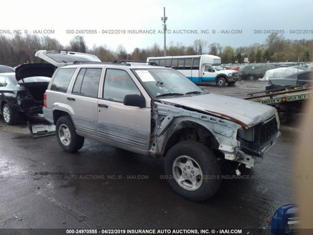 1J4GZ58S1WC217498 - 1998 JEEP GRAND CHEROKEE LAREDO/TSI SILVER photo 1