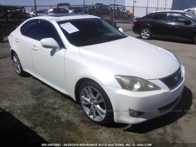 JTHBE262865009943 - 2006 LEXUS IS 350 WHITE photo 1