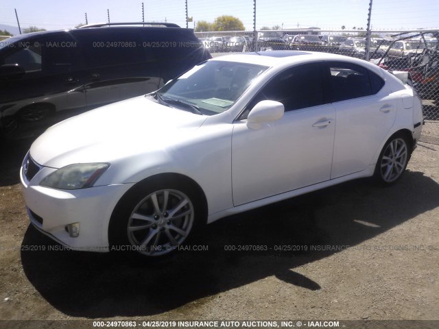 JTHBE262865009943 - 2006 LEXUS IS 350 WHITE photo 2