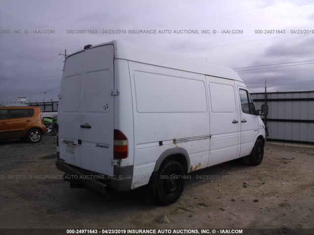 WD0PD644465917352 - 2006 DODGE SPRINTER 2500 WHITE photo 4