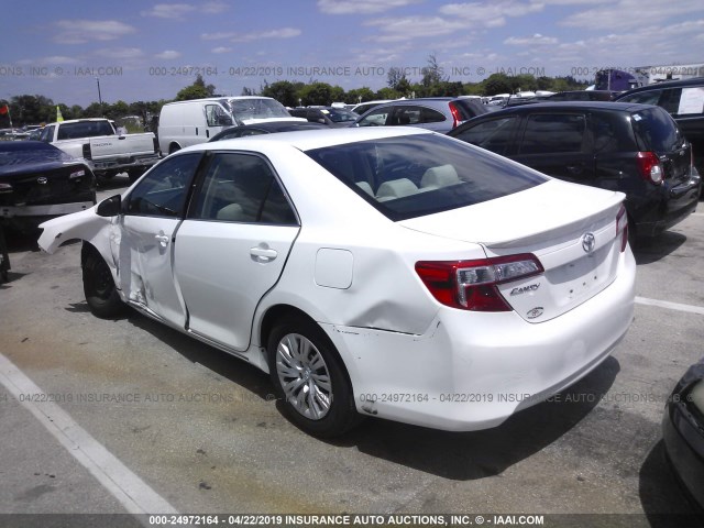 4T1BF1FK4DU270106 - 2013 TOYOTA CAMRY L/SE/LE/XLE 白色 照片 3