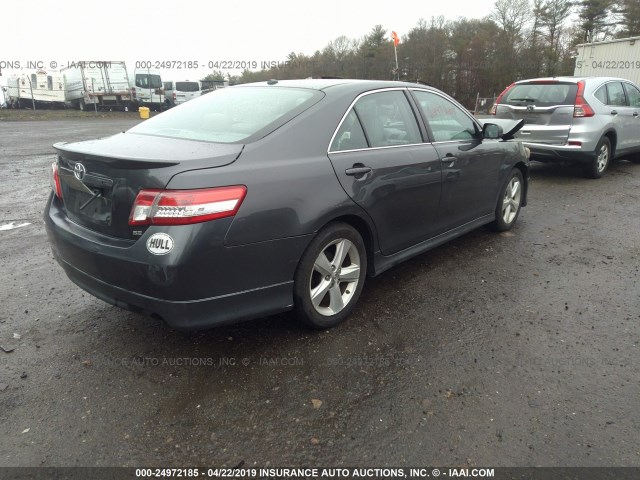 4T1BK3EK2BU117682 - 2011 TOYOTA CAMRY SE/LE/XLE GRAY photo 4