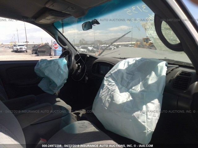 5TBET34154S447629 - 2004 TOYOTA TUNDRA DOUBLE CAB SR5 WHITE photo 5