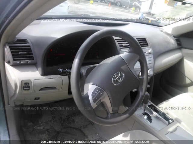 4T1BF3EK1AU526436 - 2010 TOYOTA CAMRY SE/LE/XLE GREEN photo 5