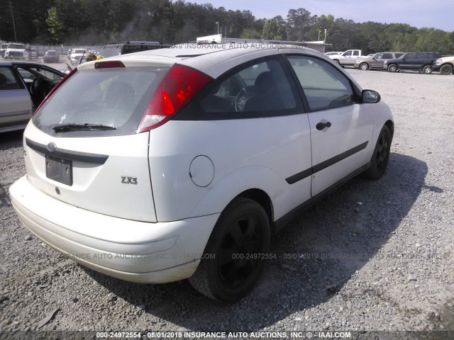 3FAHP31371R129370 - 2001 FORD FOCUS ZX3 WHITE photo 4