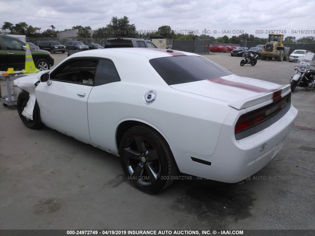 2C3CDYAGXDH737420 - 2013 DODGE CHALLENGER SXT WHITE photo 3