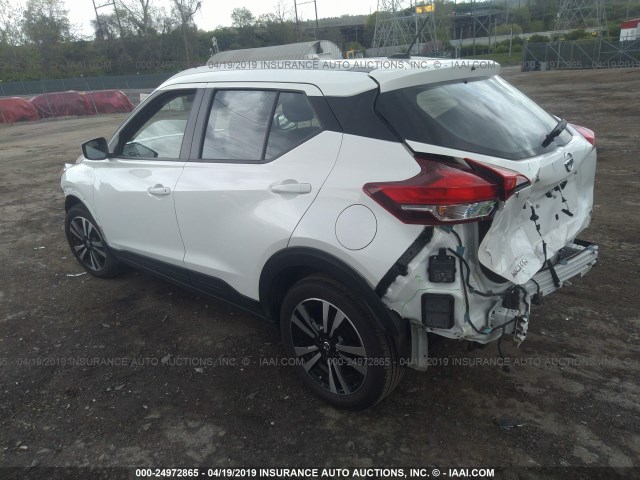 3N1CP5CU3JL530510 - 2018 NISSAN KICKS S/SR/SV WHITE photo 3