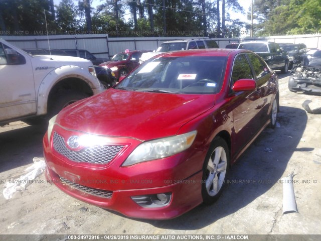 4T1BF3EK3BU190211 - 2011 TOYOTA CAMRY SE/LE/XLE RED photo 2