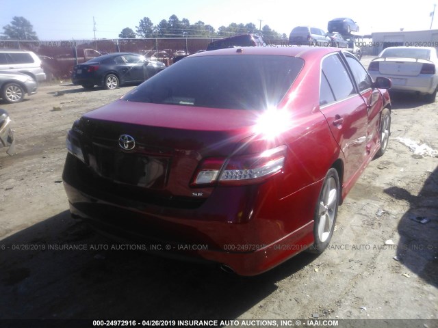 4T1BF3EK3BU190211 - 2011 TOYOTA CAMRY SE/LE/XLE RED photo 4