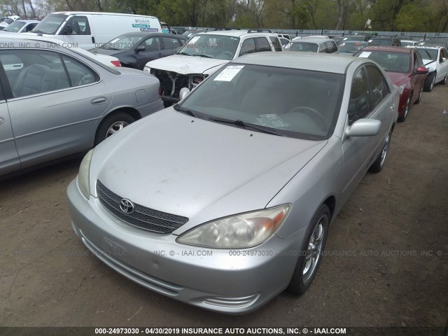 4T1BE32K83U179424 - 2003 TOYOTA CAMRY LE/XLE/SE SILVER photo 2