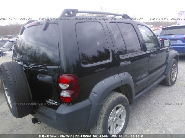 1J4GL38K75W650908 - 2005 JEEP LIBERTY RENEGADE BLACK photo 4