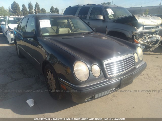 WDBJF65F0WA667283 - 1998 MERCEDES-BENZ E 320 BLUE photo 1