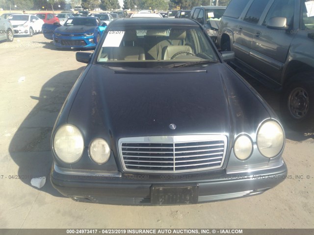 WDBJF65F0WA667283 - 1998 MERCEDES-BENZ E 320 BLUE photo 6