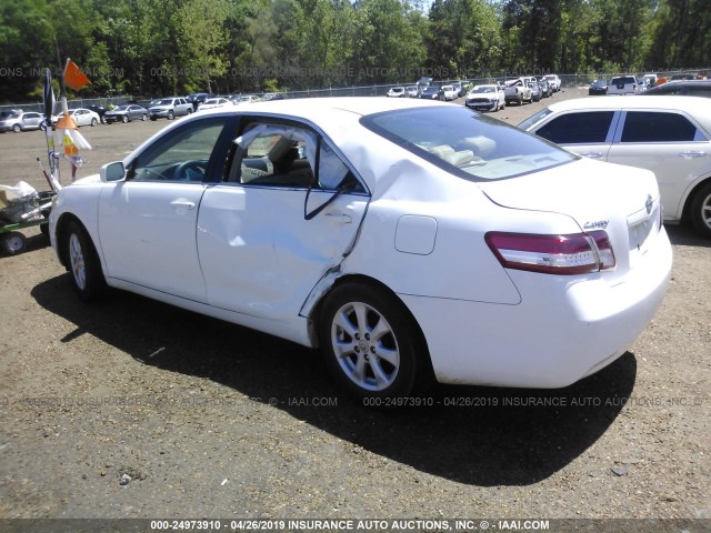 4T1BF3EK3BU685430 - 2011 TOYOTA CAMRY SE/LE/XLE WHITE photo 3