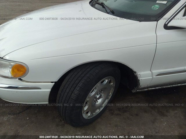 1LNHM97V8YY885733 - 2000 LINCOLN CONTINENTAL  Biały zdjęcie 6