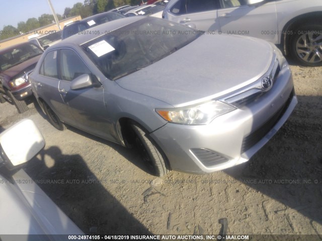 4T1BF1FK7DU233051 - 2013 TOYOTA CAMRY L/SE/LE/XLE 银色 照片 1