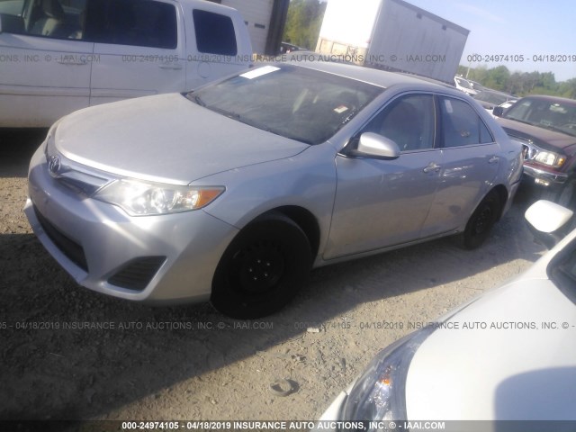 4T1BF1FK7DU233051 - 2013 TOYOTA CAMRY L/SE/LE/XLE 银色 照片 2