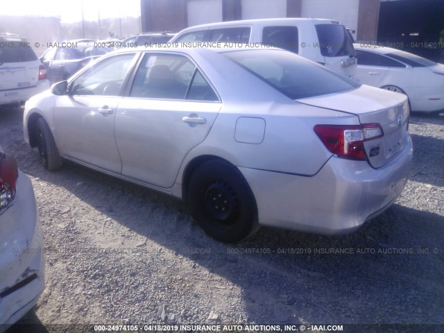 4T1BF1FK7DU233051 - 2013 TOYOTA CAMRY L/SE/LE/XLE 银色 照片 3