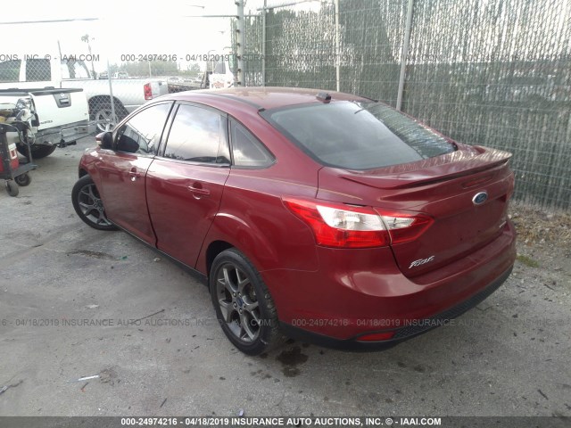 1FADP3F26DL379491 - 2013 FORD FOCUS RED photo 3