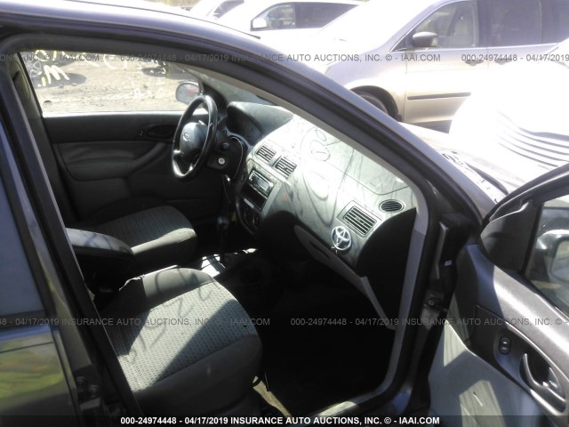 1FAHP34N77W264156 - 2007 FORD FOCUS ZX4/S/SE/SES GRAY photo 5