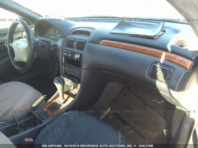 2T1FF28P42C599645 - 2002 TOYOTA CAMRY SOLARA SE/SLE WHITE photo 5