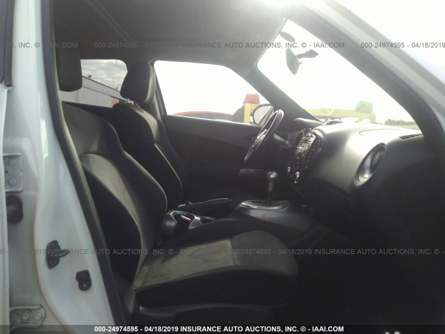 JN8AF5MR2CT113089 - 2012 NISSAN JUKE WHITE photo 5